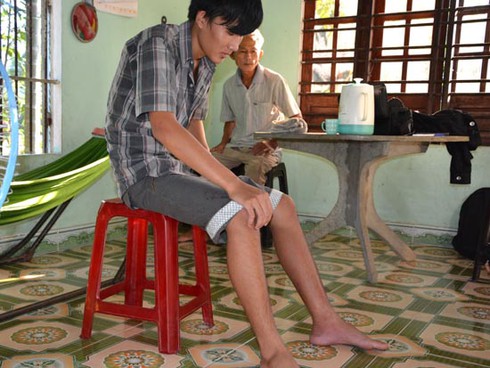 Quảng Ngãi: Xuất hiện rấn lục đuôi đỏ trong khu vực dân cư - ảnh 1