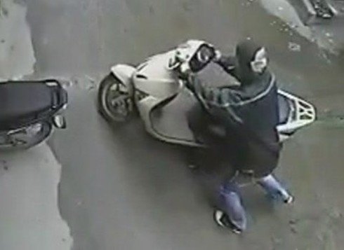 Mất xe vì quên rút khóa - ảnh 1