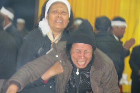 Đám tang nạn nhân trong vụ cháy thảm tại Hải Phòng ngập trong nước mắt - ảnh 1