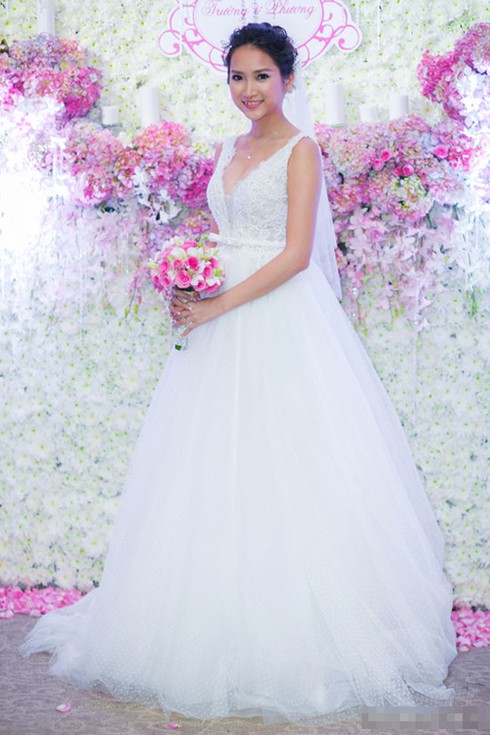 Cận cảnh những váy cưới lộng lẫy của Sao Việt trong năm 2014 - ảnh 11