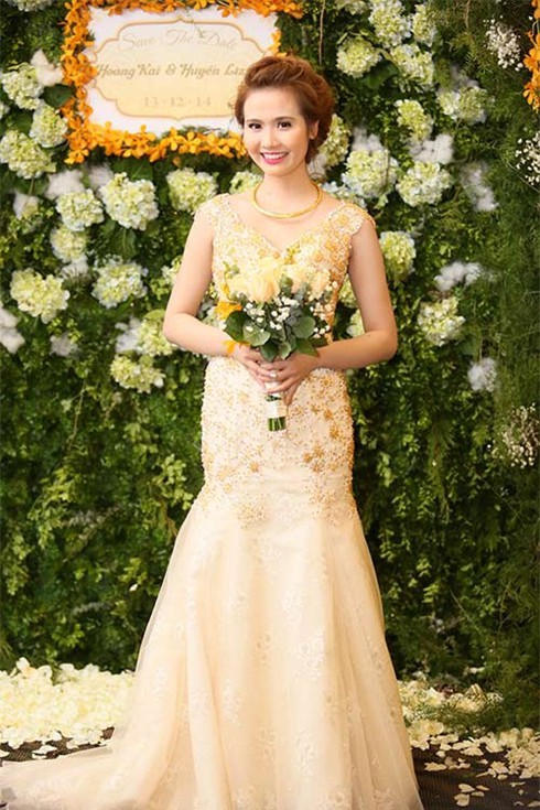 Cận cảnh những váy cưới lộng lẫy của Sao Việt trong năm 2014 - ảnh 14