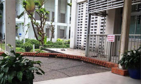 Kỳ lạ những vụ nhảy lầu tự tử liên tiếp ở bệnh viện Chợ Rẫy - ảnh 1