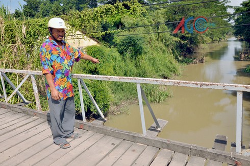 Xác chết trong bao trôi sông: Nghi giết người cướp của? - ảnh 2