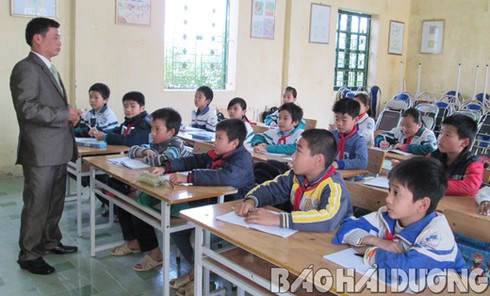 Thầy hiệu trưởng làm