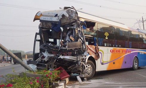 7 người bị thương sau va chạm giữa xe khách và xe tải - ảnh 2