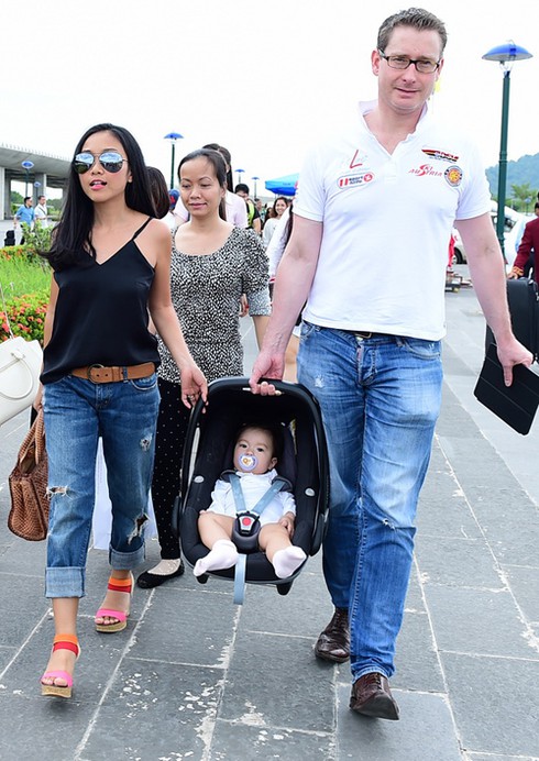 4 bà mẹ giới show biz nổi tiếng lại dáng sau sinh ấn tượng năm 2014 - ảnh 2