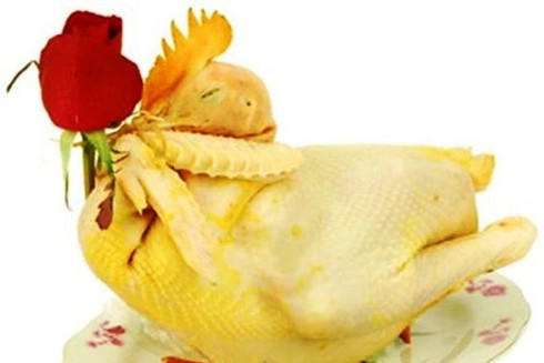 Gà cúng giao thừa và cúng gia tiên quay đầu ra hay vào? - ảnh 1