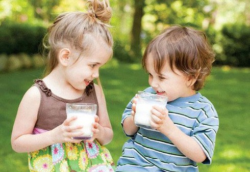 Trẻ em có thực sự cần phải uống sữa? - ảnh 1