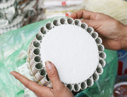 Gấp 20 lần giá trị thực, cây tiền tài từ tiền thật vẫn cháy hàng - ảnh 2