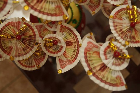 Gấp 20 lần giá trị thực, cây tiền tài từ tiền thật vẫn cháy hàng - ảnh 8