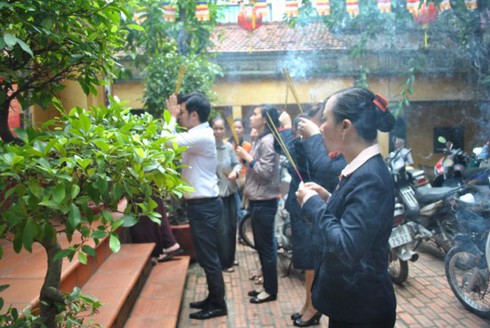 Đến chùa cúng, khấn thế nào để sở cầu như nguyện - ảnh 1