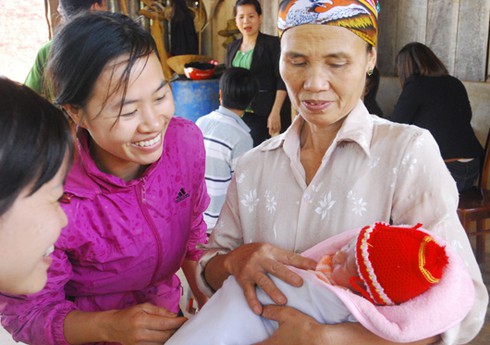 Nghĩa Trung, phát hiện một bé trai sơ sinh bị bỏ rơi - ảnh 2