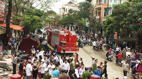 Nhà 3 tầng đột nhiên đổ sập hoàn toàn ở Bắc Giang - ảnh 5
