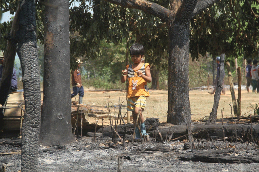 Sét đánh thiêu rụi làng Kon Sơ Lăl cũ - ảnh 4