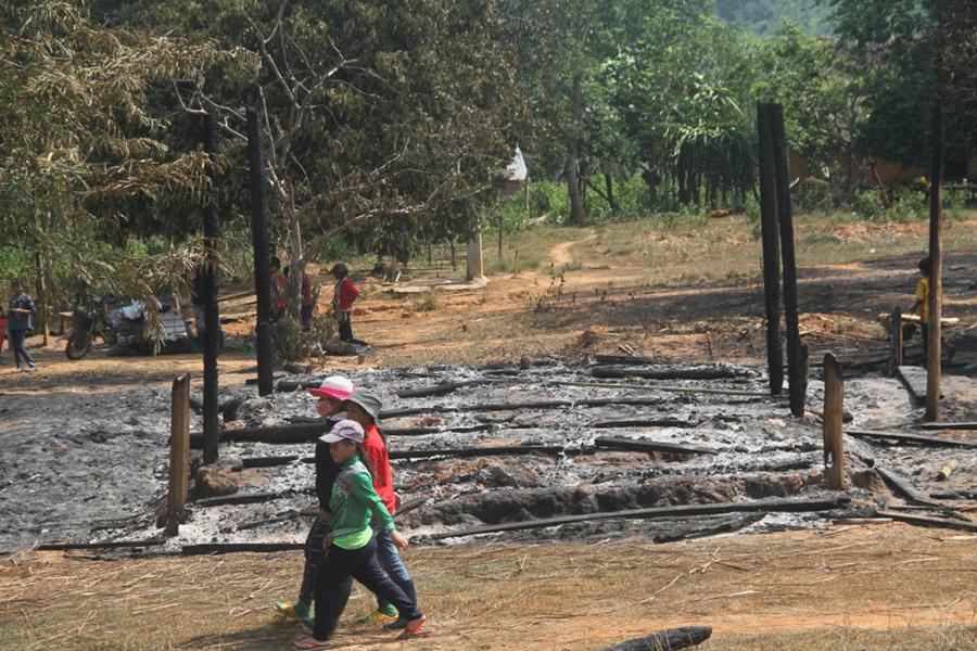 Sét đánh thiêu rụi làng Kon Sơ Lăl cũ - ảnh 6