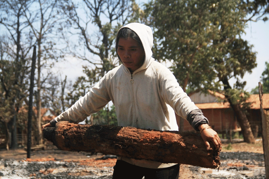 Sét đánh thiêu rụi làng Kon Sơ Lăl cũ - ảnh 12