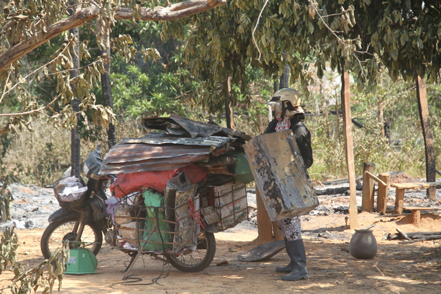 Sét đánh thiêu rụi làng Kon Sơ Lăl cũ - ảnh 13