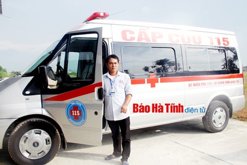 Thuê xe cấp cứu 115 đi 350km... rút - nộp hồ sơ cho con vào đại học ! - ảnh 1