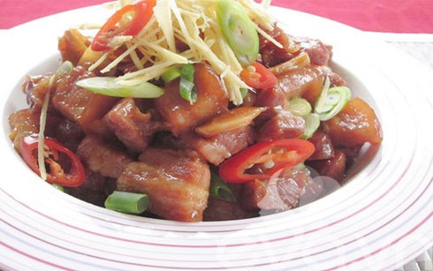 Thịt ba chỉ kho gừng cho bữa cơm thêm nhiều vị - ảnh 1