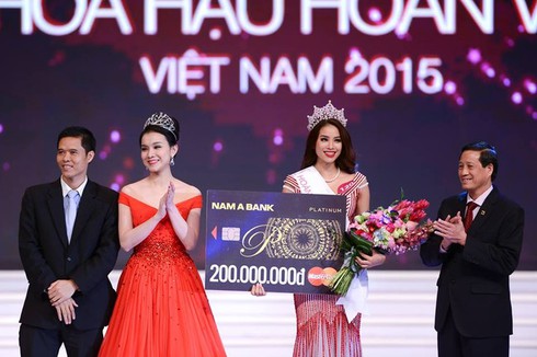 Phạm Thị Hương đăng quang Hoa hậu Hoàn vũ Việt Nam 2015 - ảnh 1