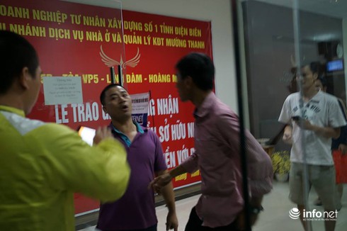 Xuất hiện đối tượng lạ mặt tại VP5 thu máy quay của phóng viên TTXVN - ảnh 2