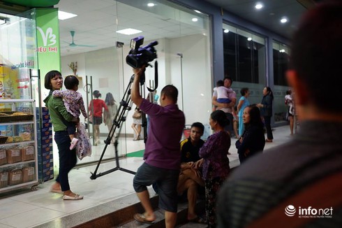 Xuất hiện đối tượng lạ mặt tại VP5 thu máy quay của phóng viên TTXVN - ảnh 3