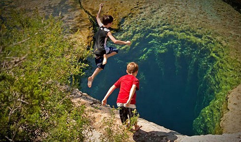 Mạo hiểm nhảy xuống giếng tử thần - ảnh 5
