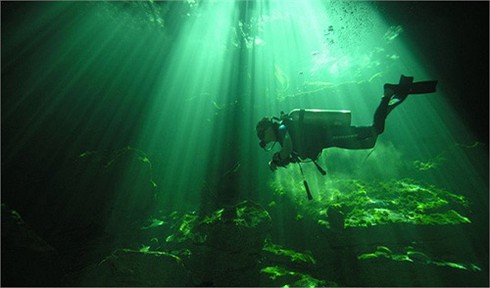 Mạo hiểm nhảy xuống giếng tử thần - ảnh 8