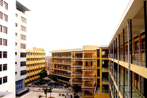 Khung cảnh lãng mạn ở Đại học Bách khoa Hà Nội - ảnh 7