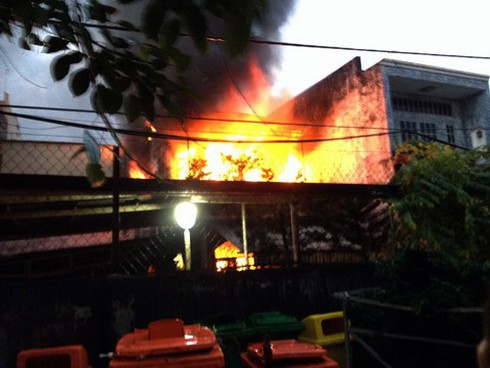 An Giang: Cầm đèn cầy chiết xăng bán, hỏa hoạn làm ba bà cháu thương vong - ảnh 1