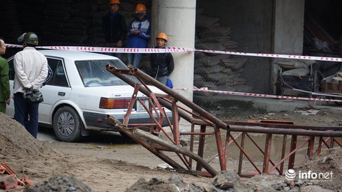 Hiện trường vụ sập tháp cẩu ở 52 Lĩnh Nam làm 2 người chết - ảnh 10