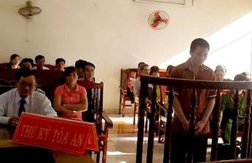 Trèo tường vào