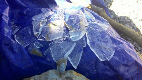 Nước đóng thành băng trên đỉnh Phan Xi Păng - ảnh 1