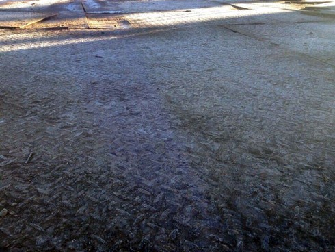 Nước đóng thành băng trên đỉnh Phan Xi Păng - ảnh 4