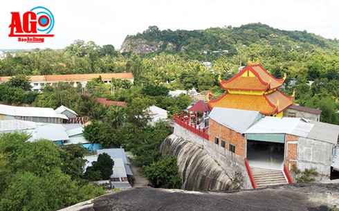 Thị trấn có 30 ngôi chùa - ảnh 1