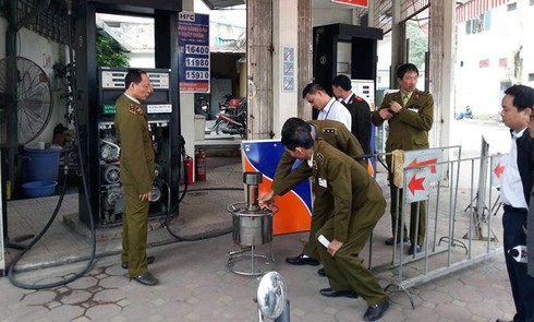 Hà Nội: Phát hiện 2 cây xăng gắn chíp để gian lận - ảnh 1