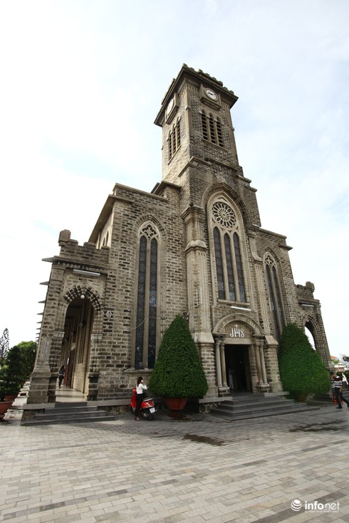 Đến Nha Trang tham quan Nhà thờ Núi - ảnh 1