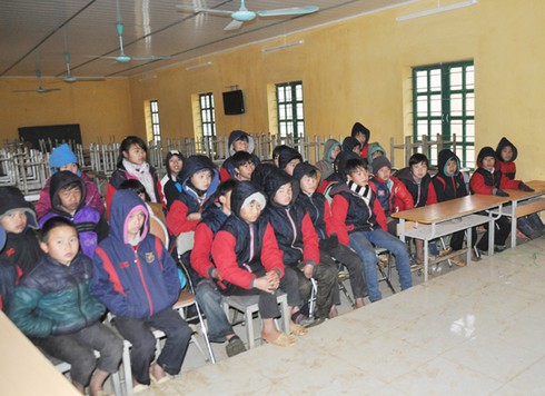 Ấm tình thầy cô trong những ngày buốt giá - ảnh 1