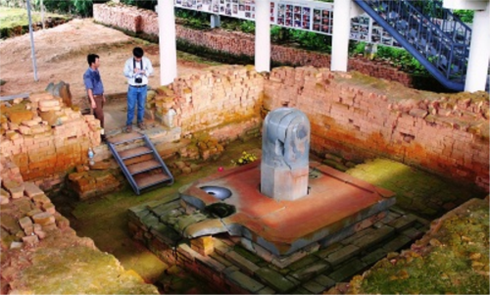 Mê cung thần linh bên Dốc Khỉ - ảnh 1