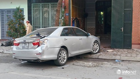 Hà Nội: Tai nạn đặc biệt nghiêm trọng, 2 người tử vong tại chỗ - ảnh 1