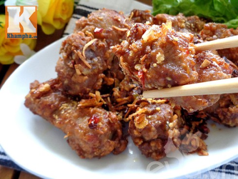 Sườn tẩm sa tế xóc tỏi hấp dẫn ngày mưa - ảnh 10