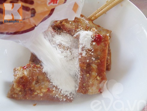 Sườn tẩm sa tế xóc tỏi hấp dẫn ngày mưa - ảnh 3