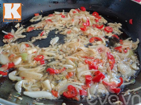 Sườn tẩm sa tế xóc tỏi hấp dẫn ngày mưa - ảnh 7