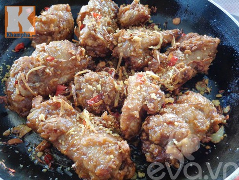 Sườn tẩm sa tế xóc tỏi hấp dẫn ngày mưa - ảnh 8