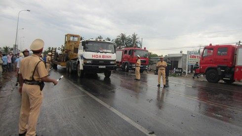 Hình ảnh hiện trường mới nhất vụ tai nạn ở Bình Thuận khiến 13 người chết - ảnh 11