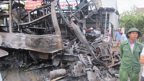 Hình ảnh hiện trường mới nhất vụ tai nạn ở Bình Thuận khiến 13 người chết - ảnh 8