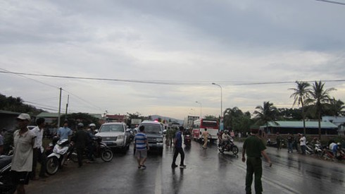 Hình ảnh hiện trường mới nhất vụ tai nạn ở Bình Thuận khiến 13 người chết - ảnh 10