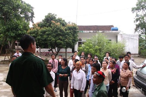 84 cử tri dân tộc Chứt được bộ đội đưa đi bầu cử sớm - ảnh 1