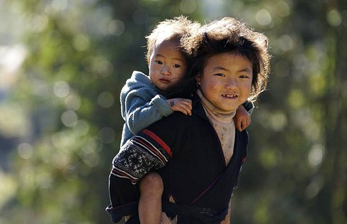 Nụ cười trong trẻo của trẻ em vùng cao - ảnh 1