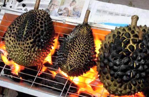 Sầu riêng nướng, lạ mà ngon khó cưỡng - ảnh 1